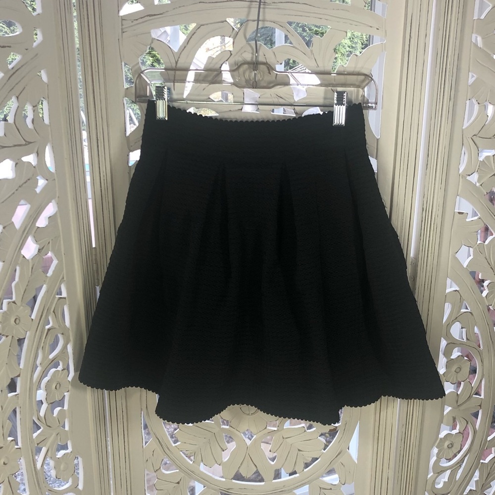 EXPRESS - xs Black pleated mini skirt